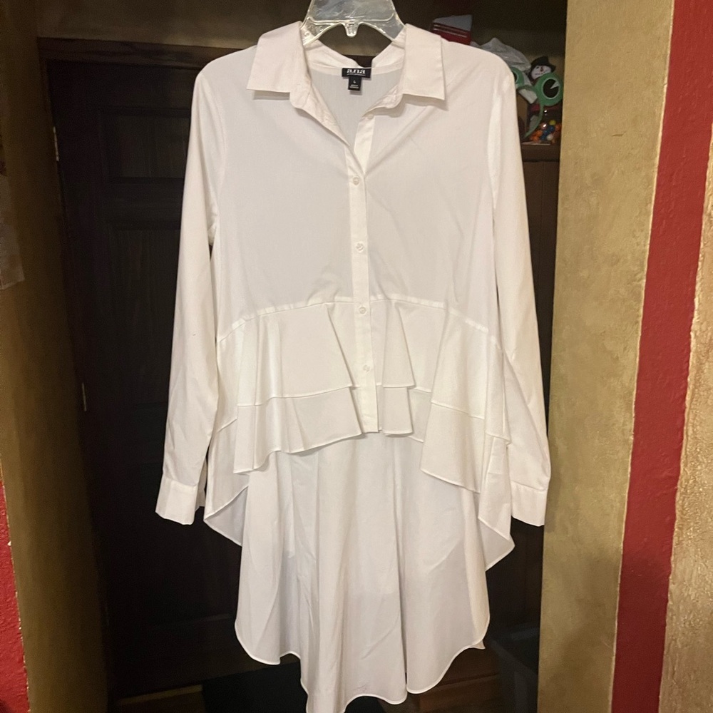 White, Crisp, Cotton, Size Large, cut away blouse.